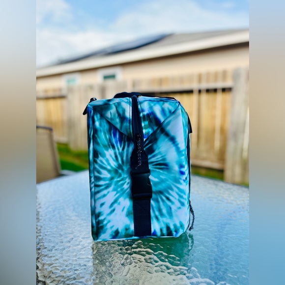 Snapdown 36-Can Tote Bag - Picture 4 of 16